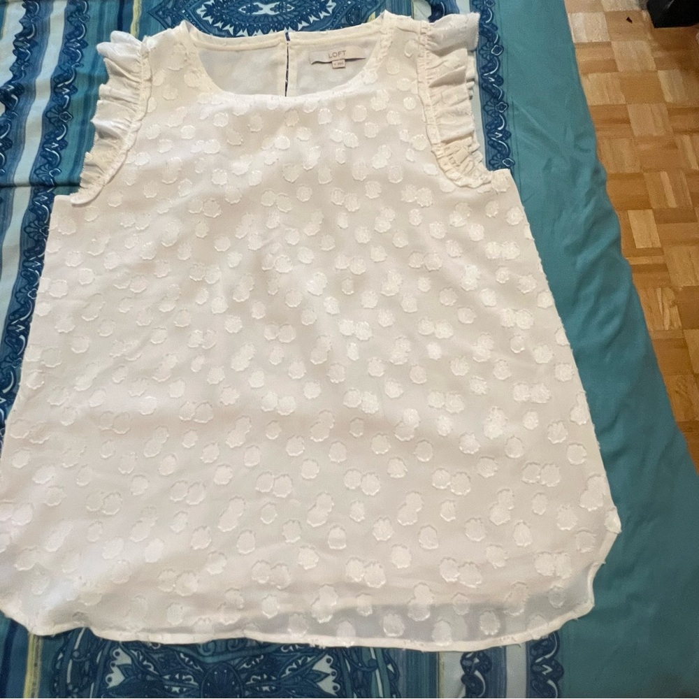 LOFT Cream Textured Sleeveless Blouse